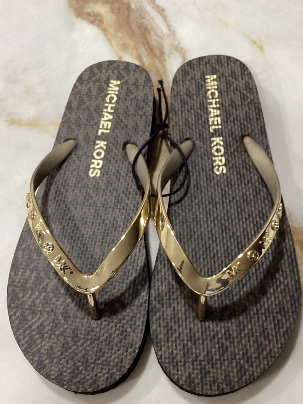 Michel Kors logo flip flop gold/brown Size 8M NEW